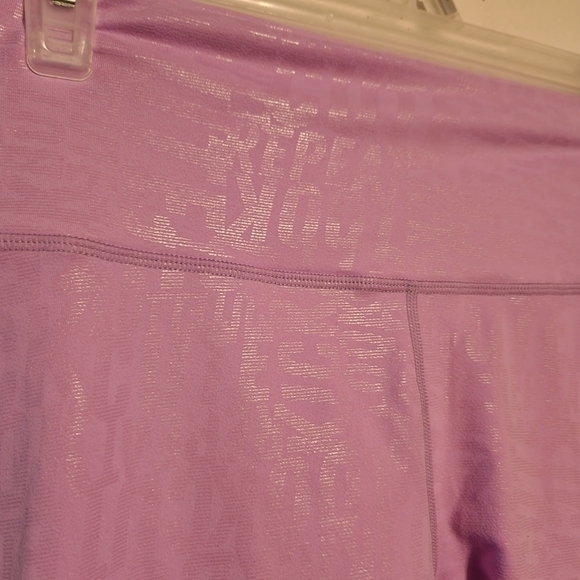 Fabletics Define PowerHold High-Waisted 7/8 Leggings Size S (Inseam 23") - Picture 4 of 13